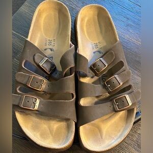 Classic Triple-Buckle Women’s Sandals - Brown